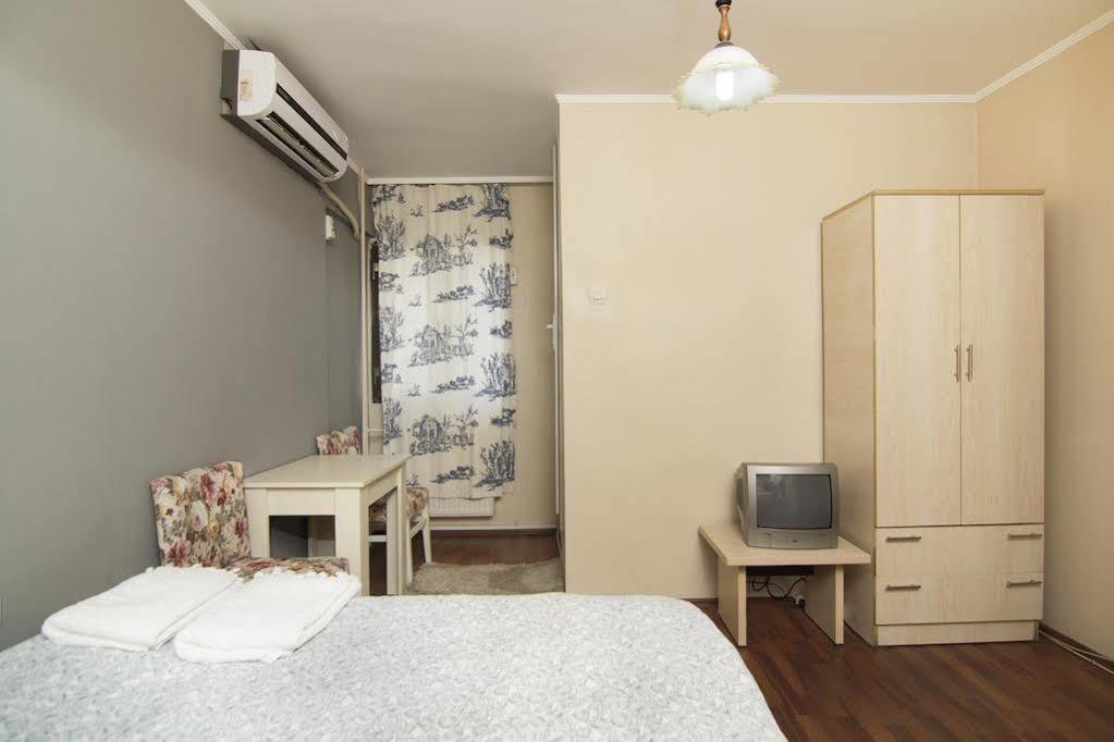 Deniz Pansiyon Izmir Exterior photo